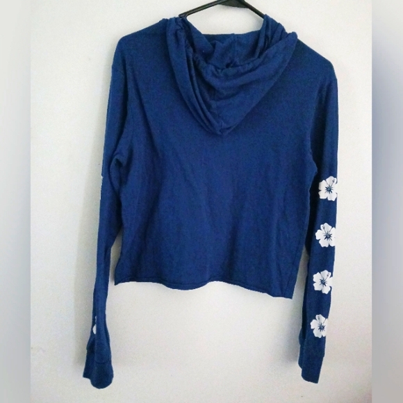 Disney EUC Women's Hooded Stitch Crop Top Size Small - Picture 4 of 6